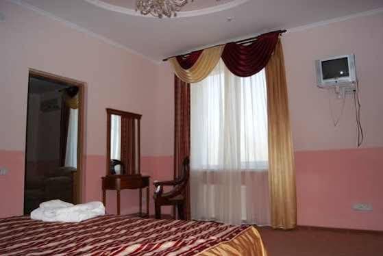 Hotel Palace Ukraine Николаев Экстерьер фото
