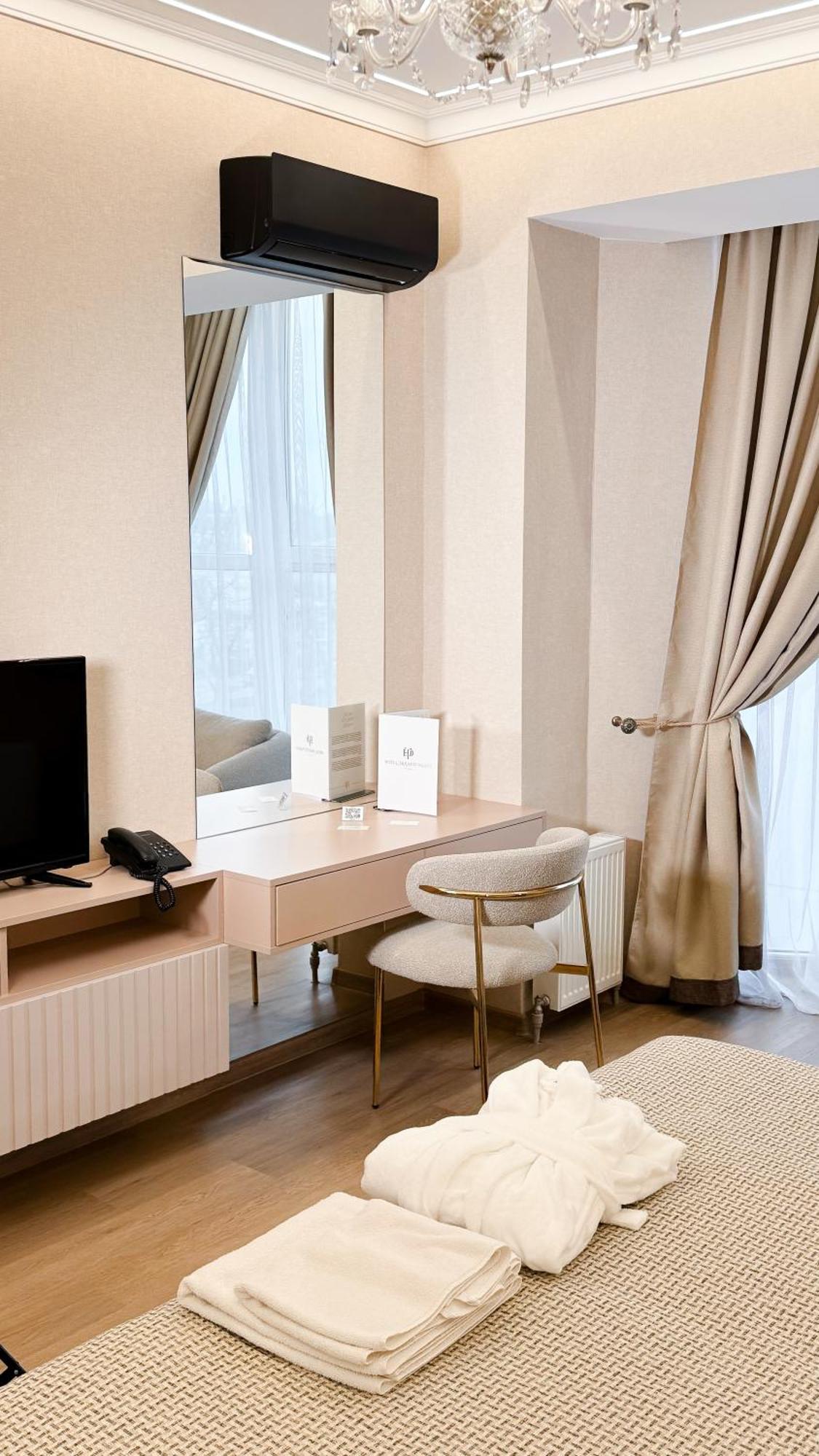 Hotel Palace Ukraine Николаев Экстерьер фото