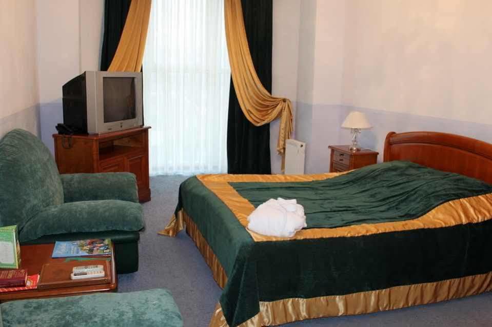 Hotel Palace Ukraine Николаев Экстерьер фото
